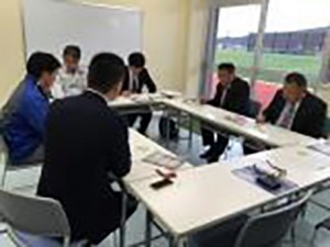 サッカー場整備に向けて建設概要を聞きました。