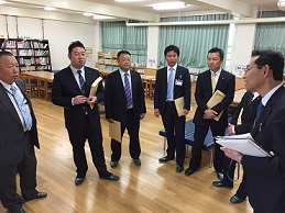 施設一体型小中一貫校について・・小中一貫教育を進める課題等、奈良市の富雄第三中学校での9年間の取り組みについて視察しました。